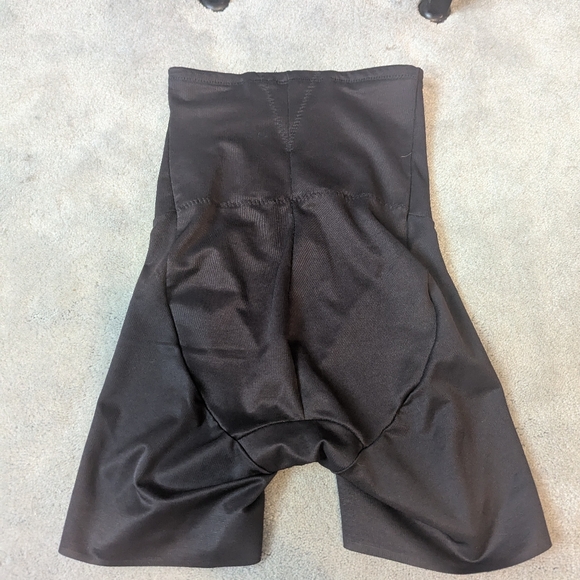 Shape wear - Picture 1 of 3